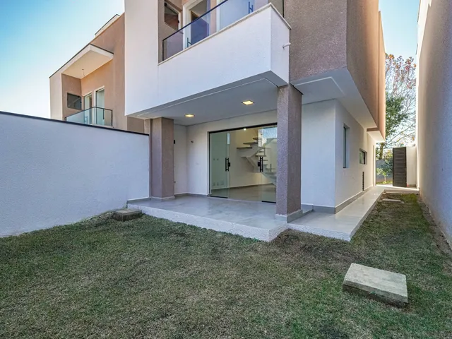Casa com 170m² 3 quartos e 3 banheiros, à venda, no bairro Jardim Ana Estela em Carapicuíba