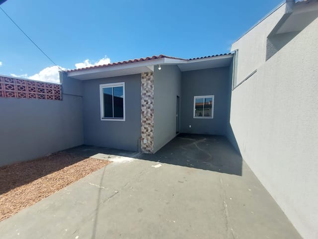 Locação - Casa com 3 quartos, 2 vagas de garagem, Área externa, Porto Feliz, Contorno.