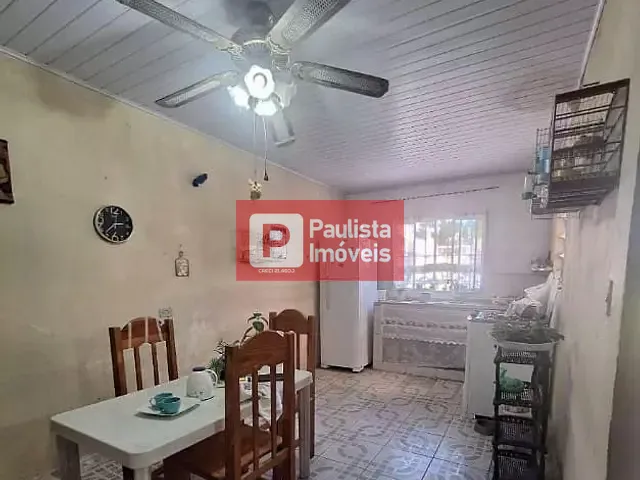 Casa 1 quarto e 2 banheiros, à venda, no bairro Loty em Itanhaém