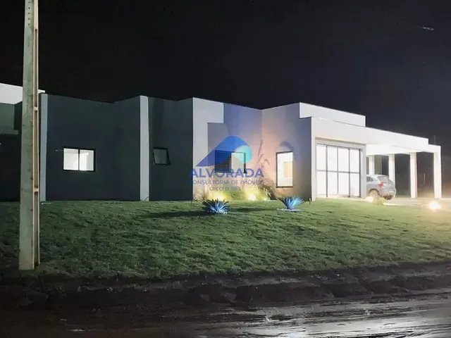 Casa com 675m² 4 quartos e 4 banheiros, à venda ou para alugar, no bairro Conjunto Habitacional Camargo em Avaré