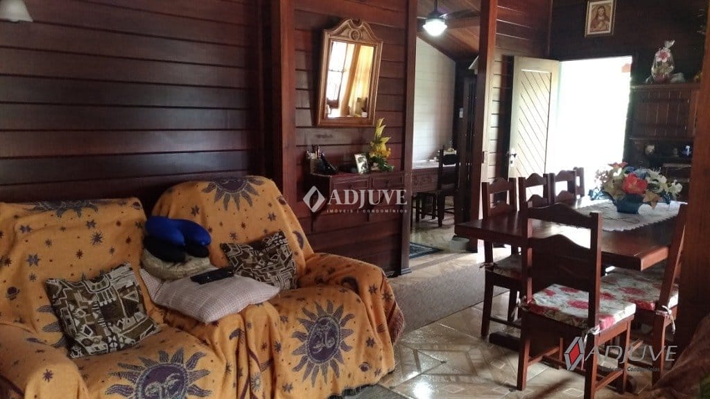 Casa à venda com 3 quartos, 160m² - Foto 2