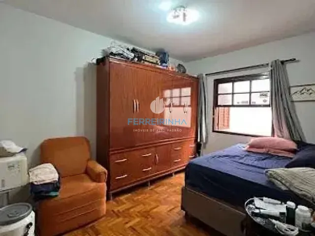 Casa com 250m² 3 quartos e 1 banheiro, à venda, no bairro Conjunto Residencial Vale dos Pinheiros em São José dos Campos