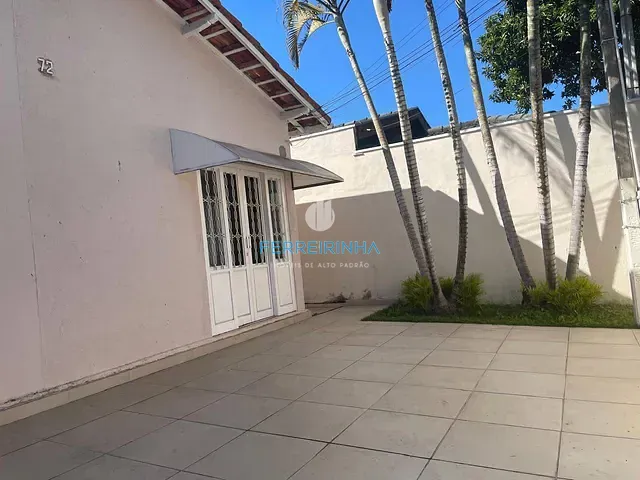Casa com 250m² 3 quartos e 1 banheiro, à venda, no bairro Conjunto Residencial Vale dos Pinheiros em São José dos Campos