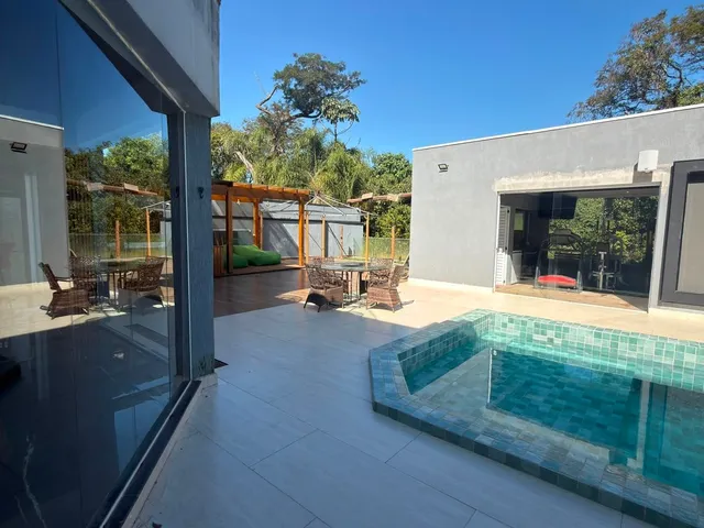 Casa 4 quartos e 5 banheiros, para alugar, no bairro Parque Rincão em Cotia