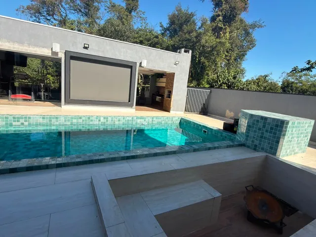 Casa 4 quartos e 5 banheiros, para alugar, no bairro Parque Rincão em Cotia
