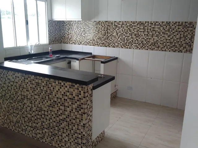 Casa 3 quartos e 2 banheiros, à venda, no bairro Jardim Estela Mari em Cotia