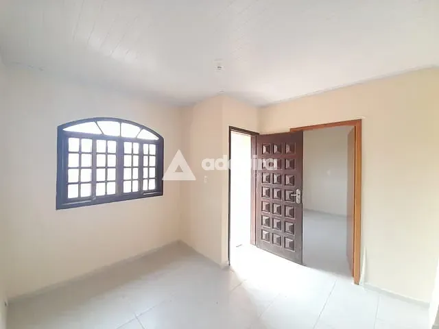 Casa com 462m² 3 quartos e 2 banheiros, à venda, no bairro Estrela em Ponta Grossa