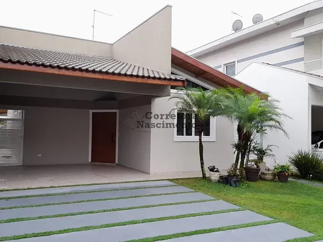 Casa com 250m², à venda, no bairro Jardim Crystal Park em Jacareí