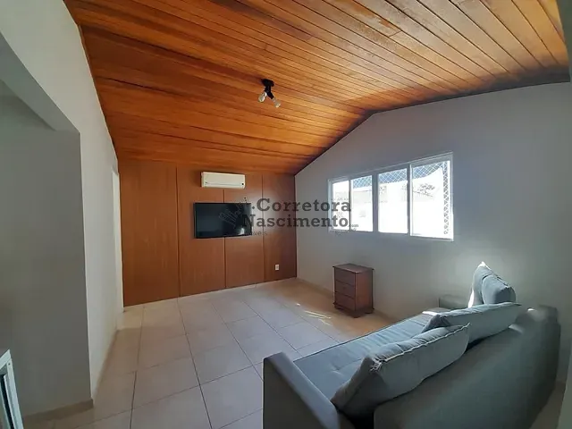 Casa com 250m², à venda, no bairro Jardim Crystal Park em Jacareí
