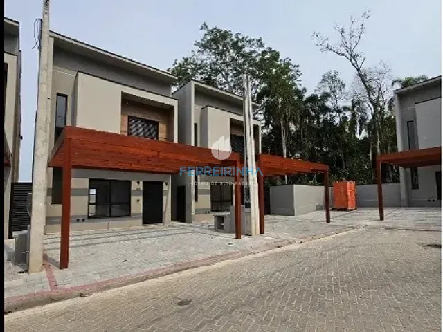 Casa 3 quartos e 2 banheiros, à venda, no bairro Urbanova I em São José dos Campos