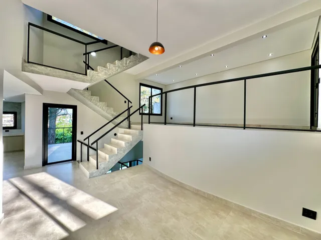 Casa com 403m² 3 quartos e 4 banheiros, à venda ou para alugar, no bairro Pinus Park em Cotia