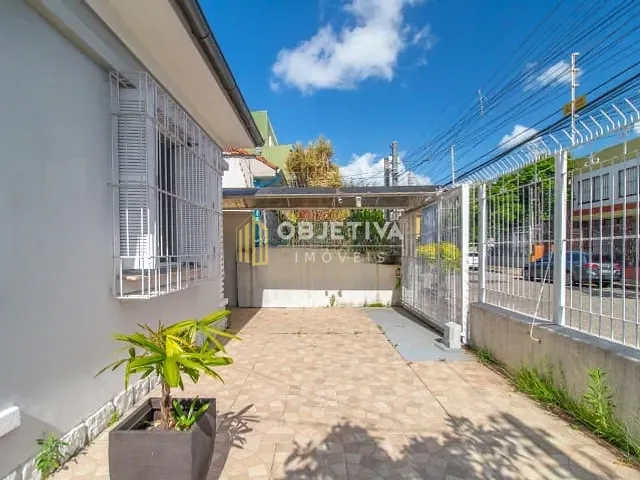 Casa com 255m² 3 quartos e 2 banheiros, à venda, no bairro Azenha em Porto Alegre