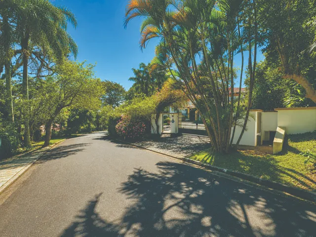 Casa com 4908m² 4 quartos e 5 banheiros, à venda, no bairro Chácara Granja Velha em Carapicuíba