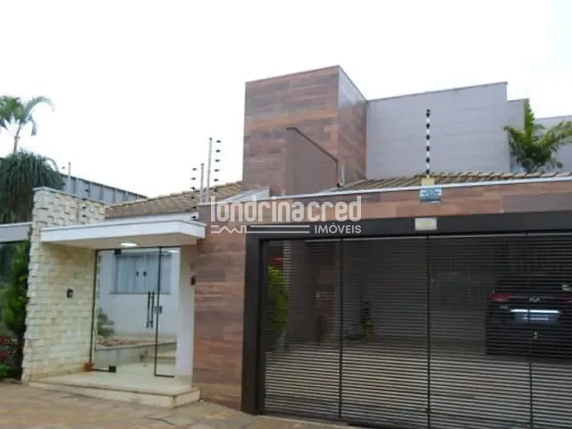 Casa com 580m², à venda, no bairro Centro em Cambé