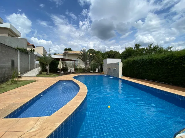 Casa com 250m² 3 quartos e 3 banheiros, à venda, no bairro Pitas em Cotia