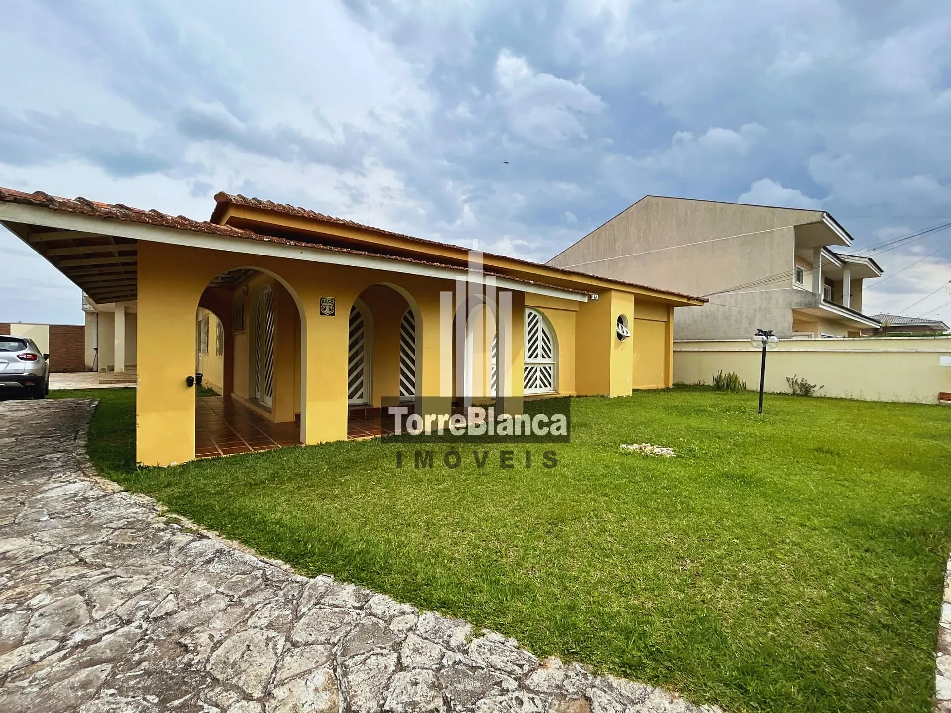 Casa, 4 quartos, 335 m² - Foto 1
