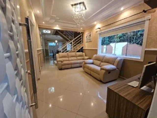 Casa 5 quartos e 6 banheiros, para alugar, no bairro Pitas em Cotia