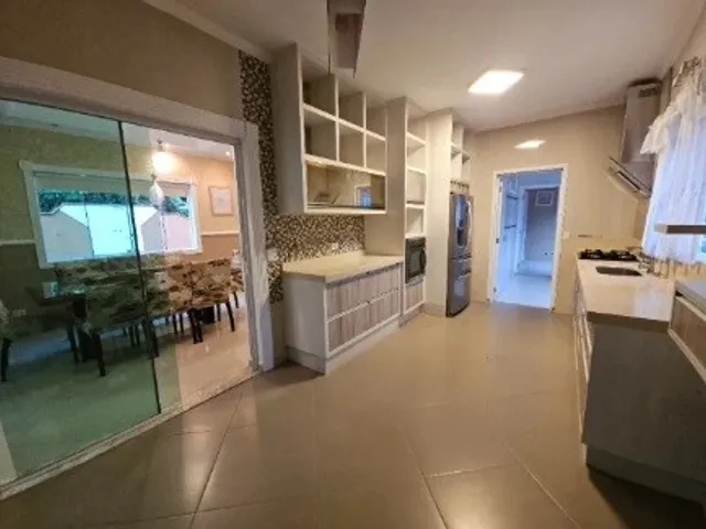 Casa 5 quartos e 6 banheiros, para alugar, no bairro Pitas em Cotia