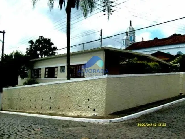 Casa com 677m² 6 quartos e 1 banheiro, à venda, no bairro Centro em São Bento Do Sapucaí