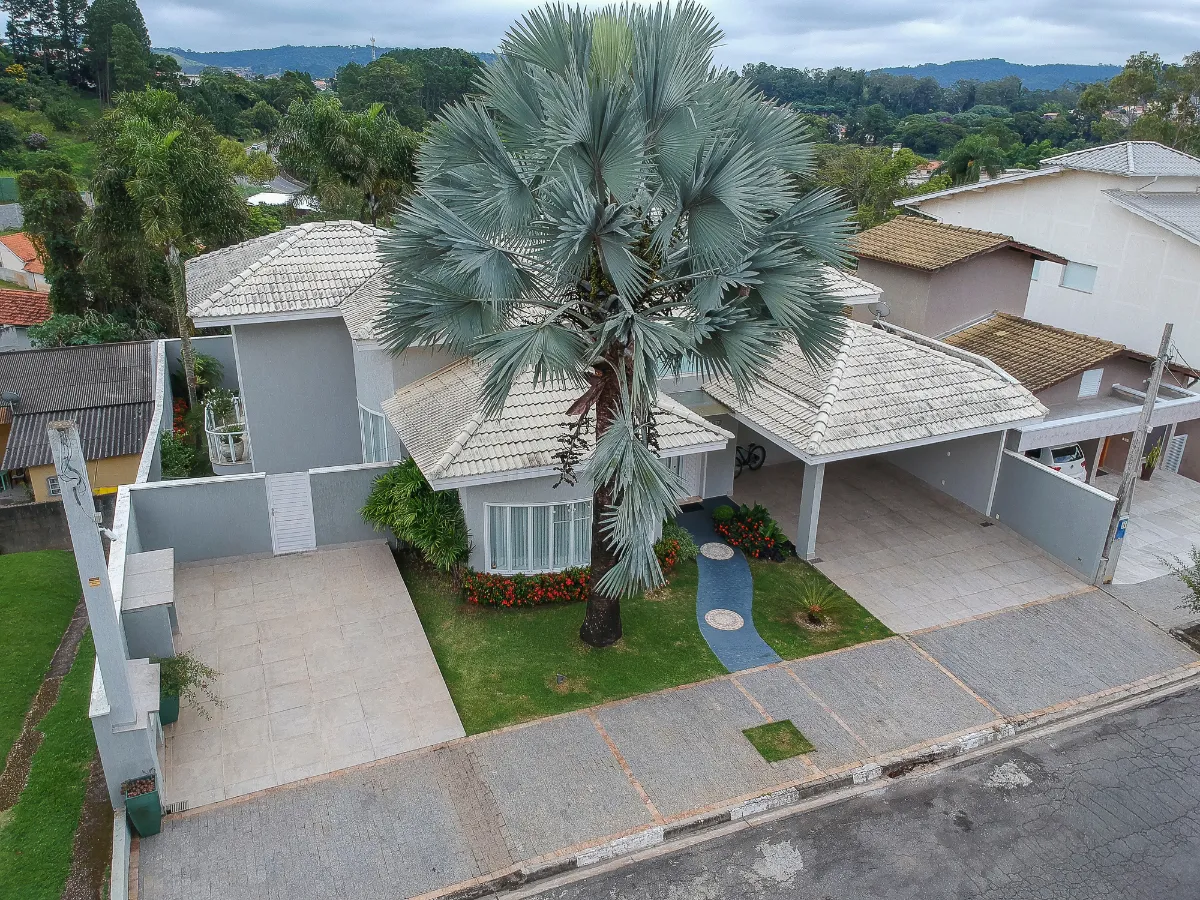 Casa no condomínio Residencial Villa Borghese para venda com 3 quartos, sendo 3 suítes, 379m²