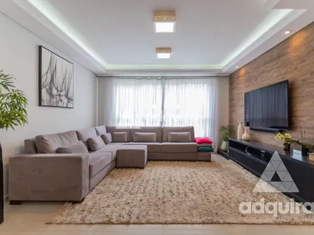 Casa com 480m² 3 quartos e 4 banheiros, à venda, no bairro Colônia Dona Luíza em Ponta Grossa