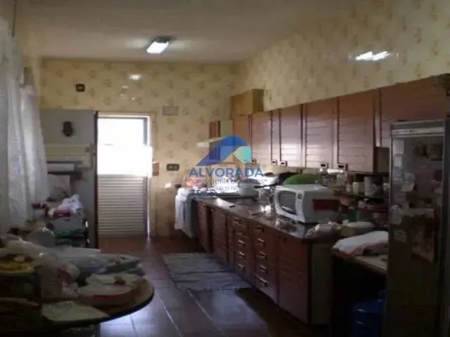 Casa com 640m² 2 quartos e 1 banheiro, à venda, no bairro Centro em São José Dos Campos