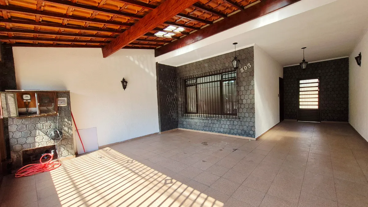 Casa para venda em Vila São Pedro com 4 quartos, sendo 1 suíte, 199m²