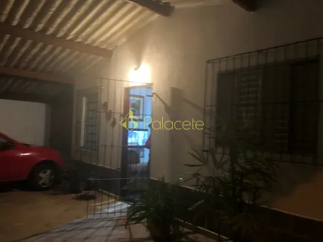 Casa com 250m² 2 quartos e 1 banheiro, à venda, no bairro Jardim Eloyna em Pindamonhangaba