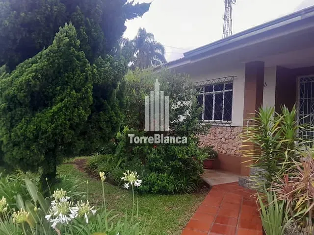 Casa com 418m² 3 quartos e 1 banheiro, à venda, no bairro Oficinas em Ponta Grossa