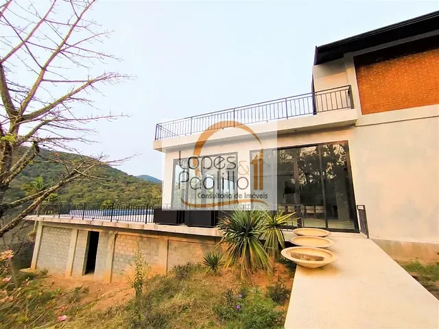 Casa com 1470m² 6 quartos e 6 banheiros, à venda, no bairro Portão em Atibaia