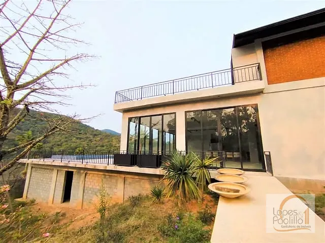 Casa com 1470m² 6 quartos e 6 banheiros, à venda, no bairro Portão em Atibaia