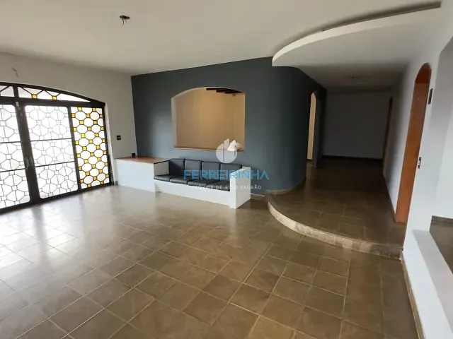 Casa com 800m² 4 quartos e 3 banheiros, para alugar, no bairro Vila Ema em São José dos Campos