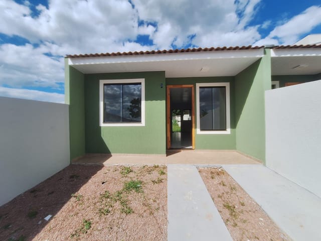 Locação -  Casa Nova com 2 quartos, 1 vaga de garagem, Quintal Amplo, Neves.