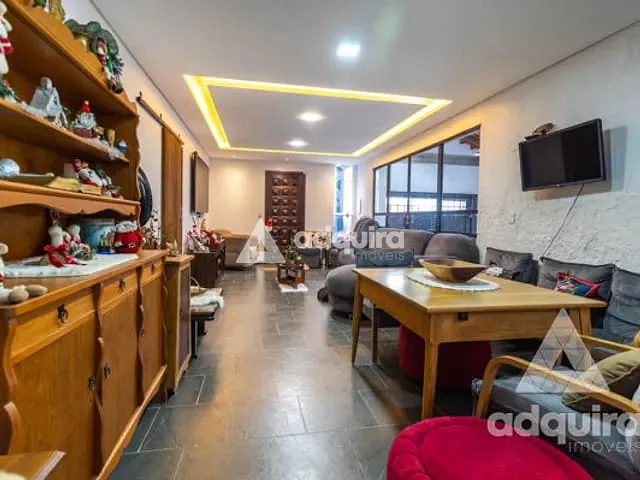 Casa com 462m² 3 quartos e 3 banheiros, à venda ou para alugar, no bairro Uvaranas em Ponta Grossa
