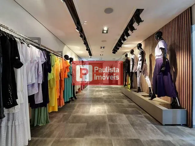 Casa à venda, no bairro Vila Nova Conceição em São Paulo