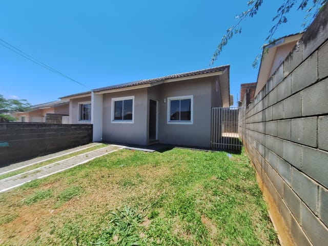 Locação - Casa com 2 quartos, 1 vaga de garagem, Churrasqueira, Condomínio Belas Oficinas, Oficinas.