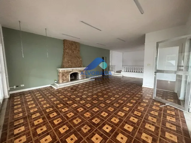 Casa com 800m² 4 quartos e 5 banheiros, à venda ou para alugar, no bairro Jardim Apolo em São José Dos Campos