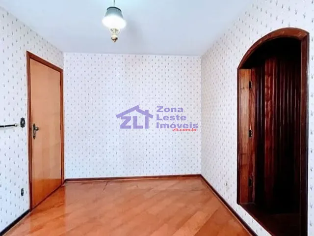 Casa com 700m² 5 quartos e 4 banheiros, à venda, no bairro Jardim Nossa Senhora do Carmo em São Paulo
