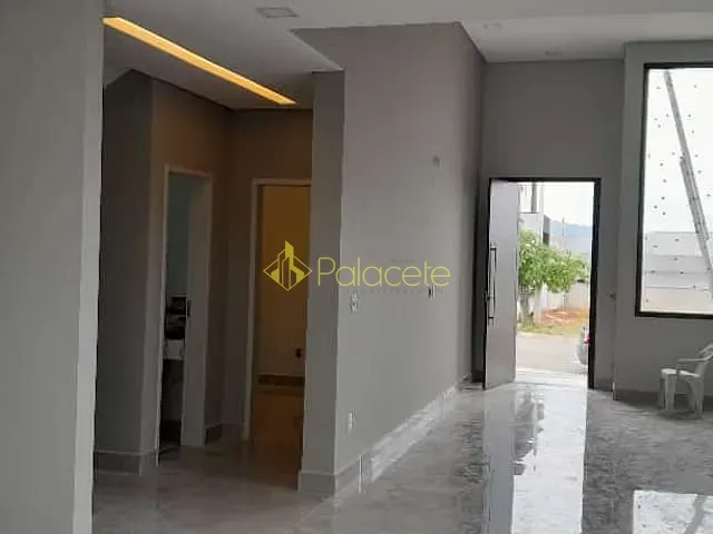 Casa com 275m² 3 quartos e 3 banheiros, à venda, no bairro Monte Belo em Taubaté