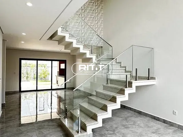 Casa com 220m² 4 quartos e 5 banheiros, à venda, no bairro Parque Olívio Franceschini em Hortolândia