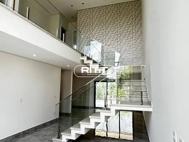 Casa com 220m² 4 quartos e 5 banheiros, à venda, no bairro Parque Olívio Franceschini em Hortolândia