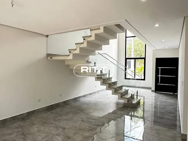 Casa com 220m² 4 quartos e 5 banheiros, à venda, no bairro Parque Olívio Franceschini em Hortolândia