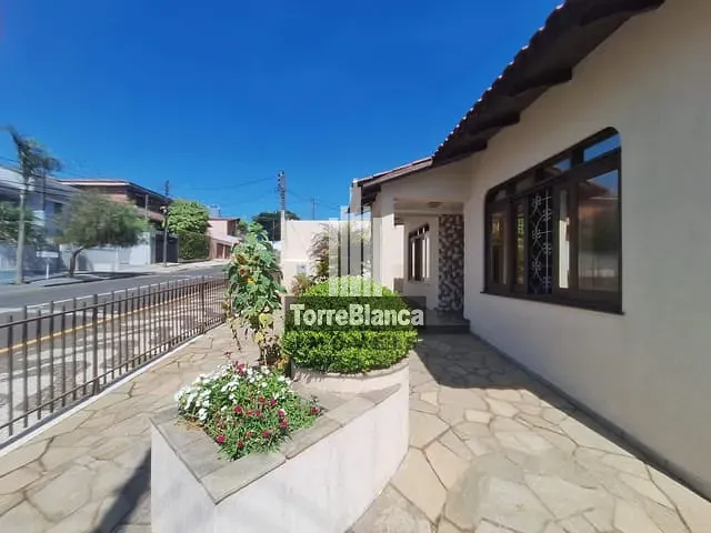 Casa com 300m² 3 quartos e 2 banheiros, para alugar, no bairro Olarias em Ponta Grossa