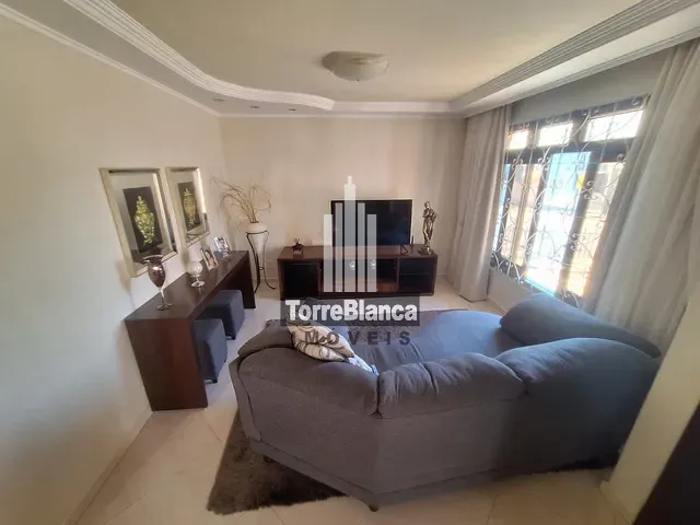 Casa com 300m² 3 quartos e 2 banheiros, para alugar, no bairro Olarias em Ponta Grossa