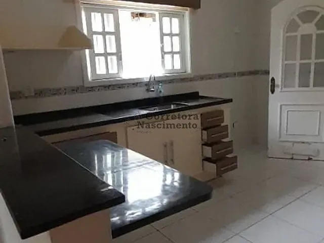 Casa com 160m², à venda, no bairro Jardim Emília em Jacareí