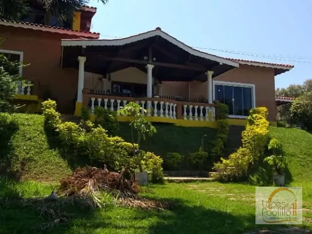 Casa com 2400m² 4 quartos e 4 banheiros, à venda, no bairro Bairro Canedos em Piracaia