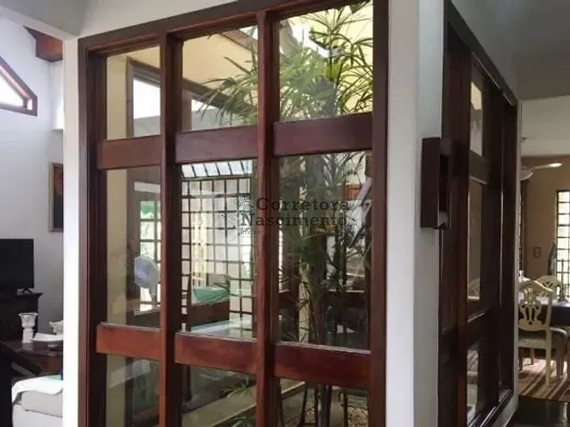 Casa com 298m² 3 quartos e 1 banheiro, à venda, no bairro Cidade Jardim em Jacareí
