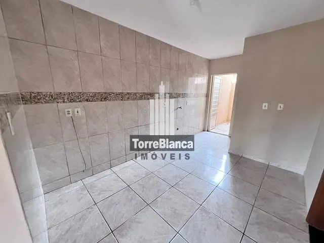 Casa com 55m² 2 quartos e 1 banheiro, para alugar, no bairro Uvaranas em Ponta Grossa