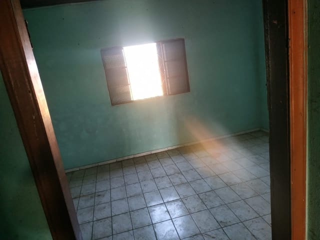 Casa com 250m² 3 quartos e 2 banheiros, à venda, no bairro Conjunto Residencial Araretama em Pindamonhangaba
