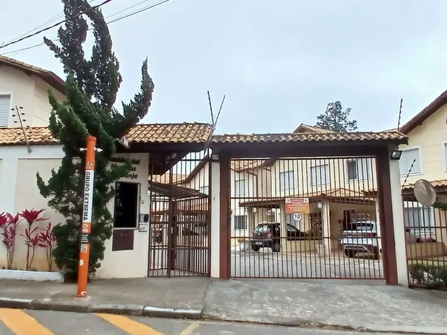 Casa com 21145m² 2 quartos e 2 banheiros, à venda, no bairro Chácara Pavoeiro em Cotia